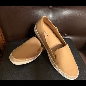 Lara Flat Canvas by Comfort View